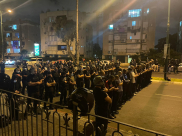  فيديو: شباب يافا يلبون نداء المدينة ويصلون العشاء وسط شارع ييفت 